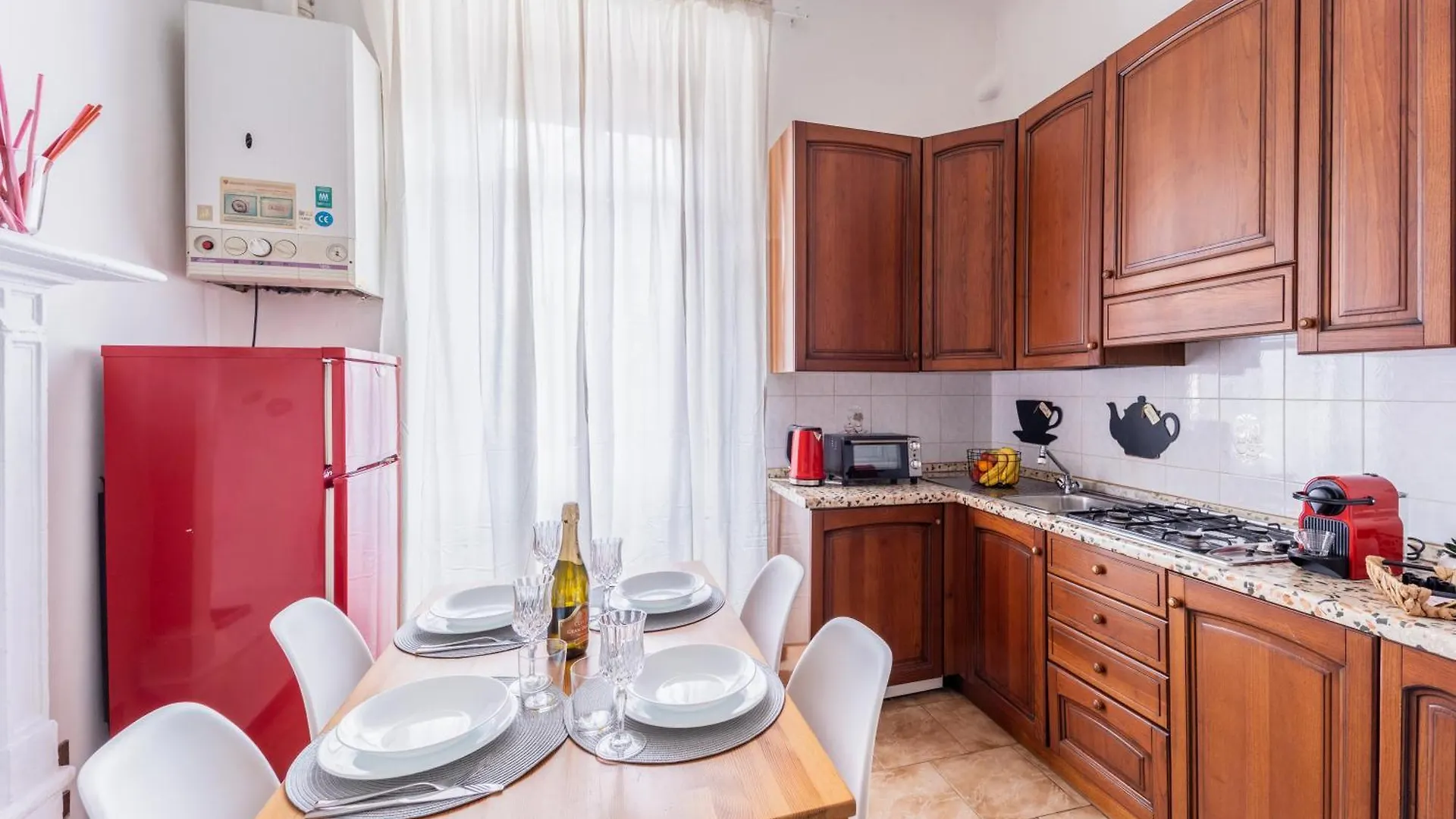 Elegant Apt Near Metro Porta Romana,3 Fermate Subway-Stop A Duomo, Wifi-Netflix Free Milano Appartamento