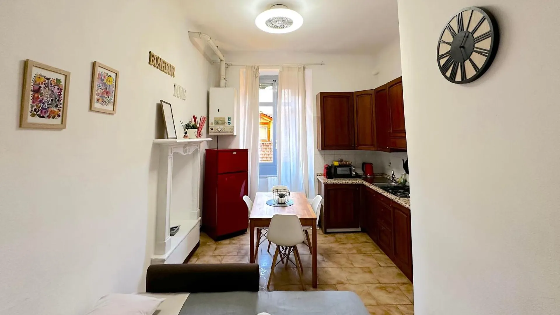 Elegant Apt Near Metro Porta Romana,3 Fermate Subway-Stop A Duomo, Wifi-Netflix Free Milan Apartment